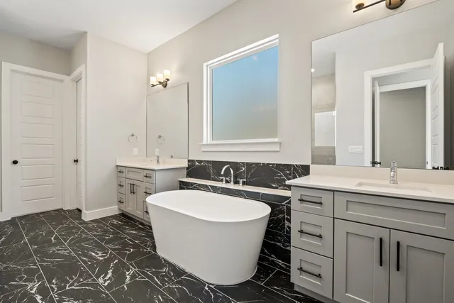 $4,500 | 3018 Sunridge Drive, Unit 6, Austin, TX 78741