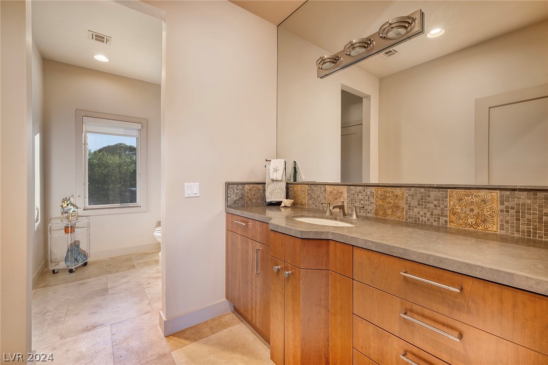 1 Rue Allard Way Henderson, NV 89011 - Photo 45 of 71 bathroom that adjoins second bedroom and loft
