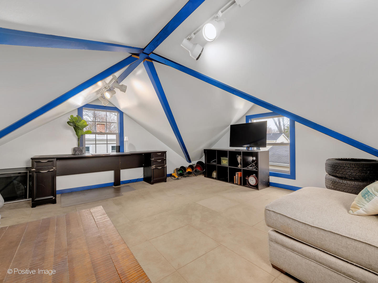 319 Maple Street Glen Ellyn, IL 60137 - Photo 20 of 26 a view of livingroom with furniture