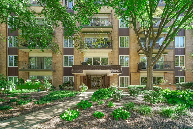 $270,000 | 445 North Park Boulevard, Unit 3F, Glen Ellyn, IL 60137