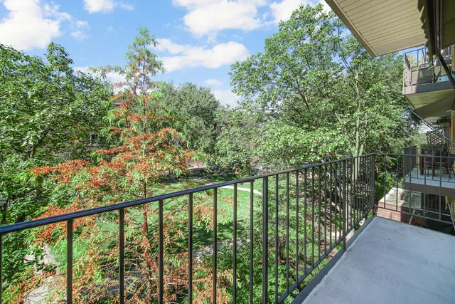 $270,000 | 445 North Park Boulevard, Unit 3F, Glen Ellyn, IL 60137