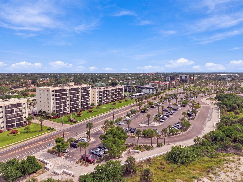 797 Beach Road, Unit 415 Sarasota, FL 34242 - Photo 6 of 24 Gallery Image 6