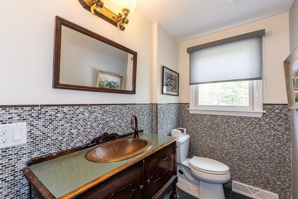 3 Agawam Road Sharon, MA 02067 - Photo 11 of 42 Gallery Image 11