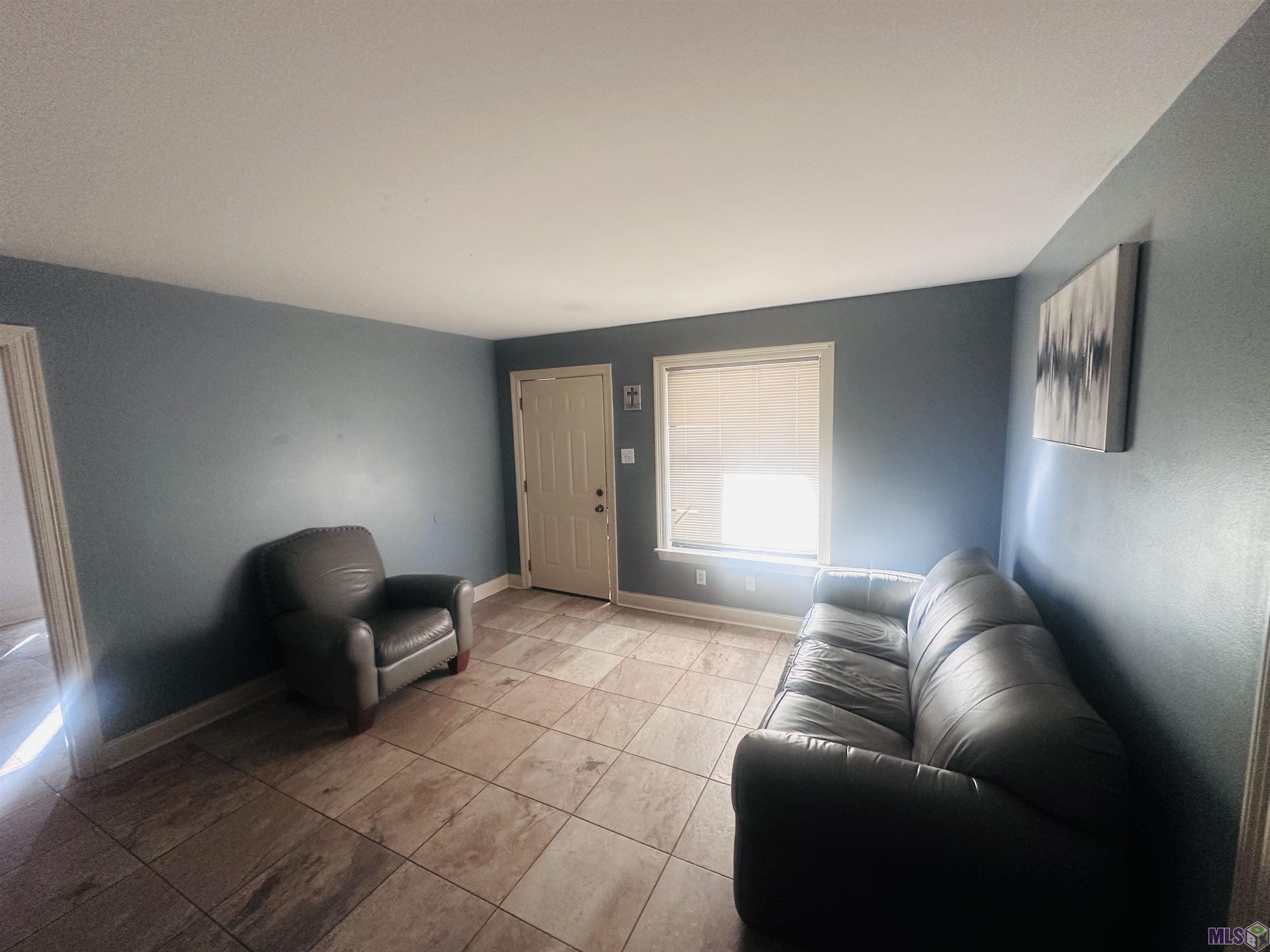 934 Hammond Manor Drive Baton Rouge, LA 70816 - Photo 2 of 7