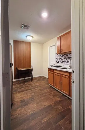 $1,100 | 4810 North 69th Drive, Unit STUDIO, Phoenix, AZ 85033