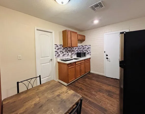$1,100 | 4810 North 69th Drive, Unit STUDIO, Phoenix, AZ 85033