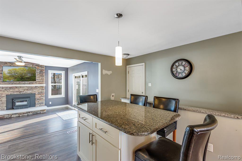 406 5th Street Fenton, MI 48430 - Photo 11 of 43 Gallery Image 11