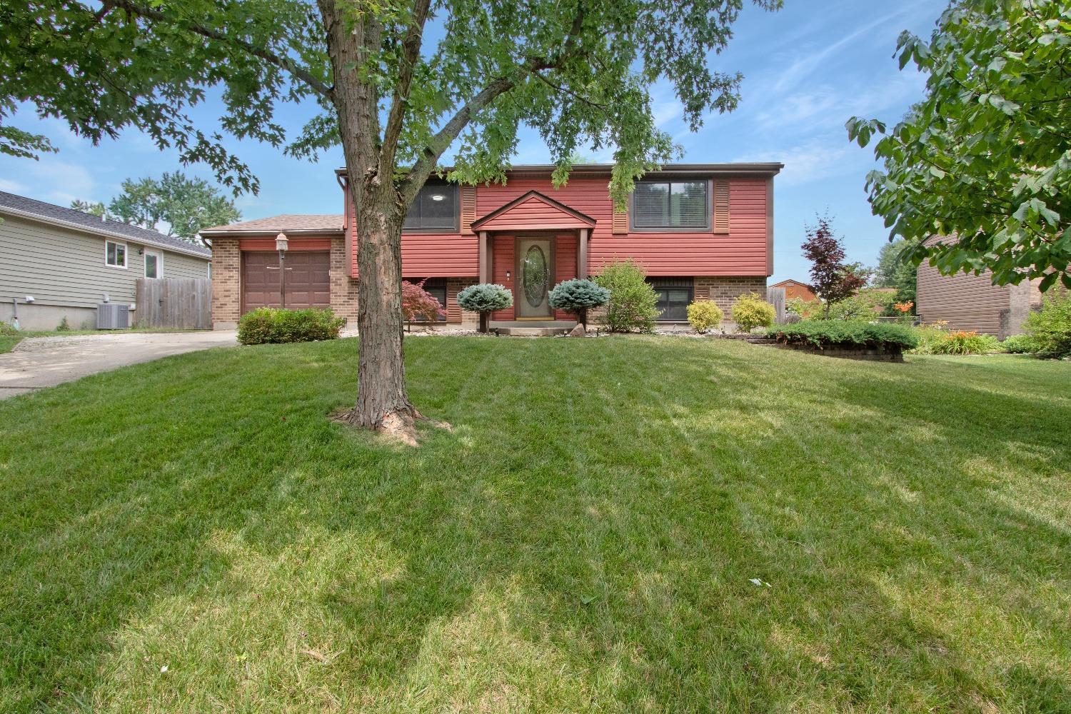 1748 Del Rio Drive Hamilton, OH 45013 - Photo 2 of 35 Gallery Image 2