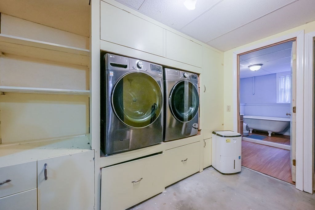 9 Lawrence Road Plymouth, MA 02360 - Photo 20 of 30 a bathroom with a toilet a sink and a mirror
