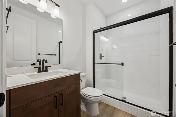 $899,990 | 2207 Oak Court, Unit 8, Milton, WA 98354