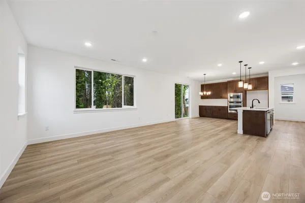 $899,990 | 2207 Oak Court, Unit 8, Milton, WA 98354