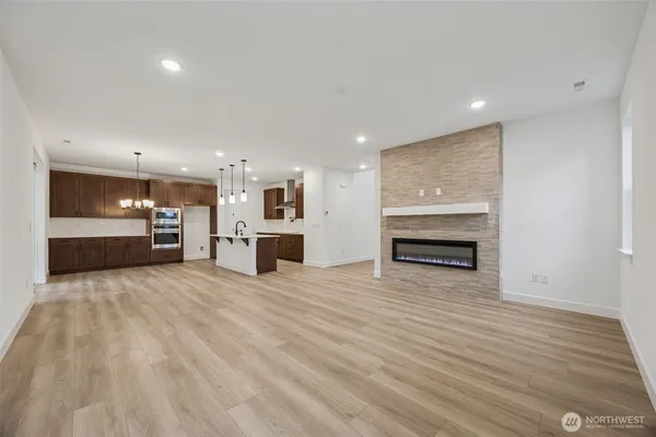 $899,990 | 2207 Oak Court, Unit 8, Milton, WA 98354