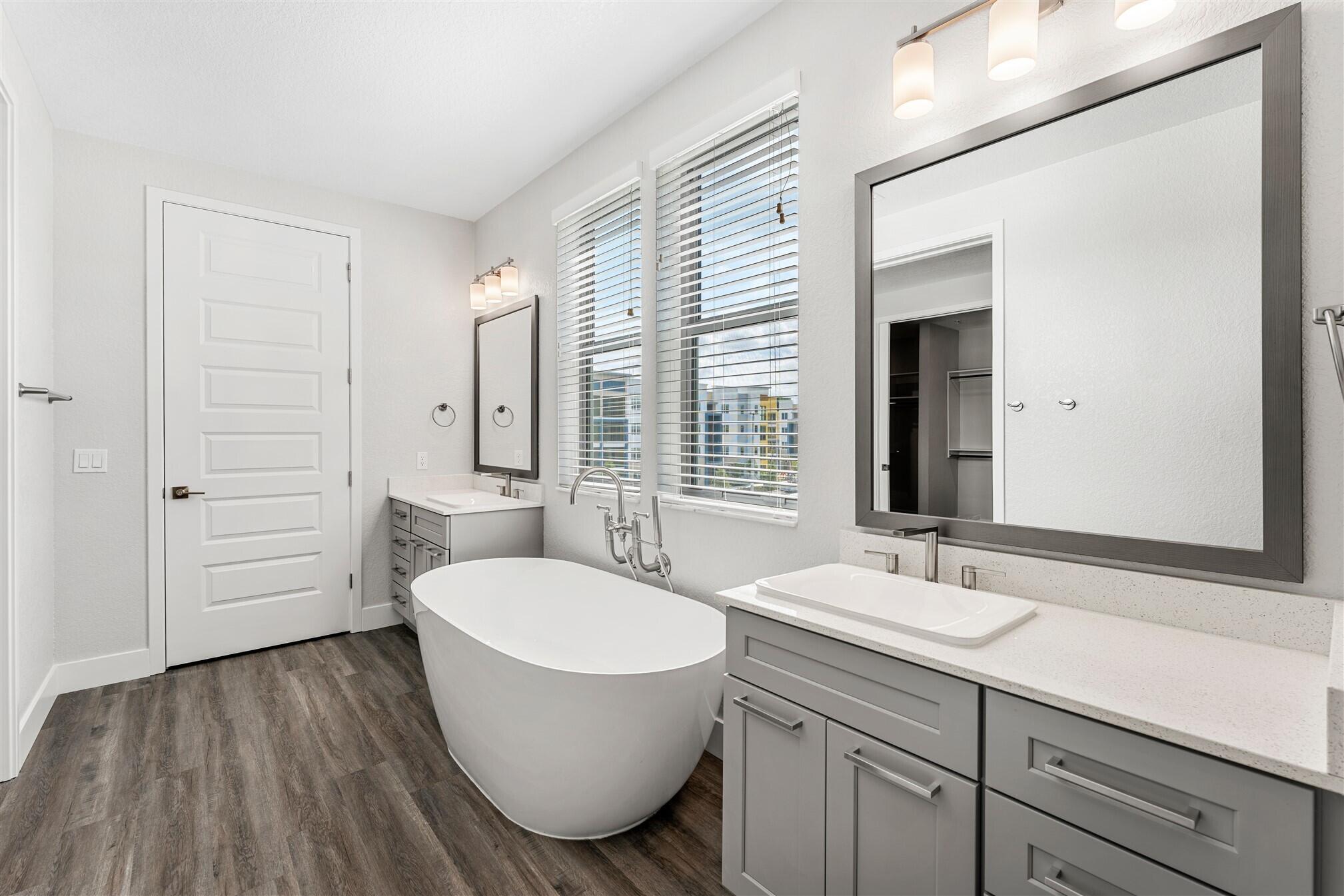 8663 Ivanhoe Drive Melbourne, FL 32940 - Photo 32 of 36 a bathroom with a sink and a bathtub