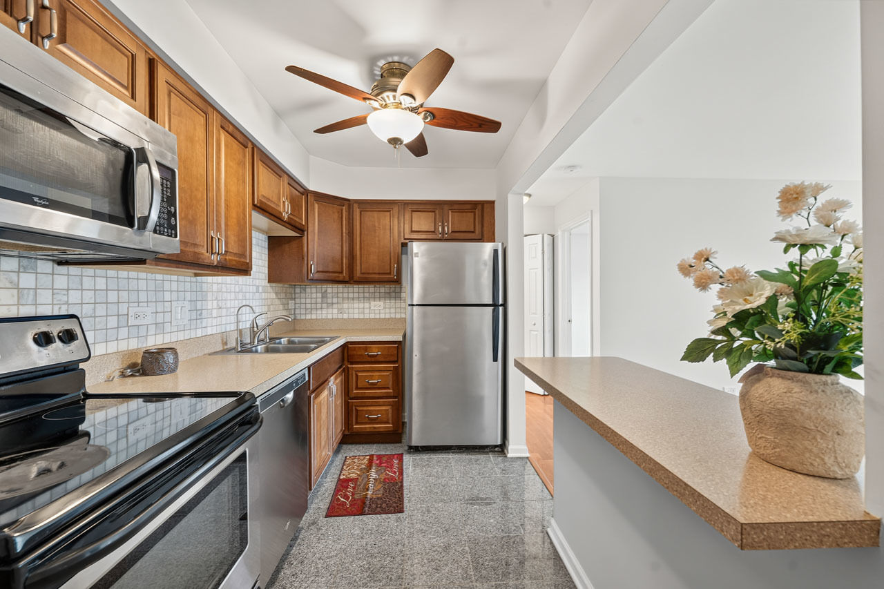 715 West Central Road, Unit C1 Mount Prospect, IL 60056 - Photo 13 of 26 Gallery Image 13