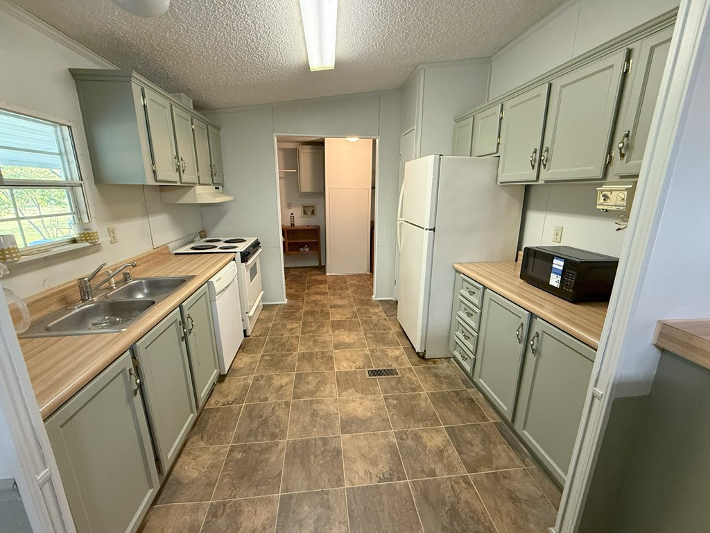 212 Man Hall Road Dothan, AL 36305 - Photo 7 of 39