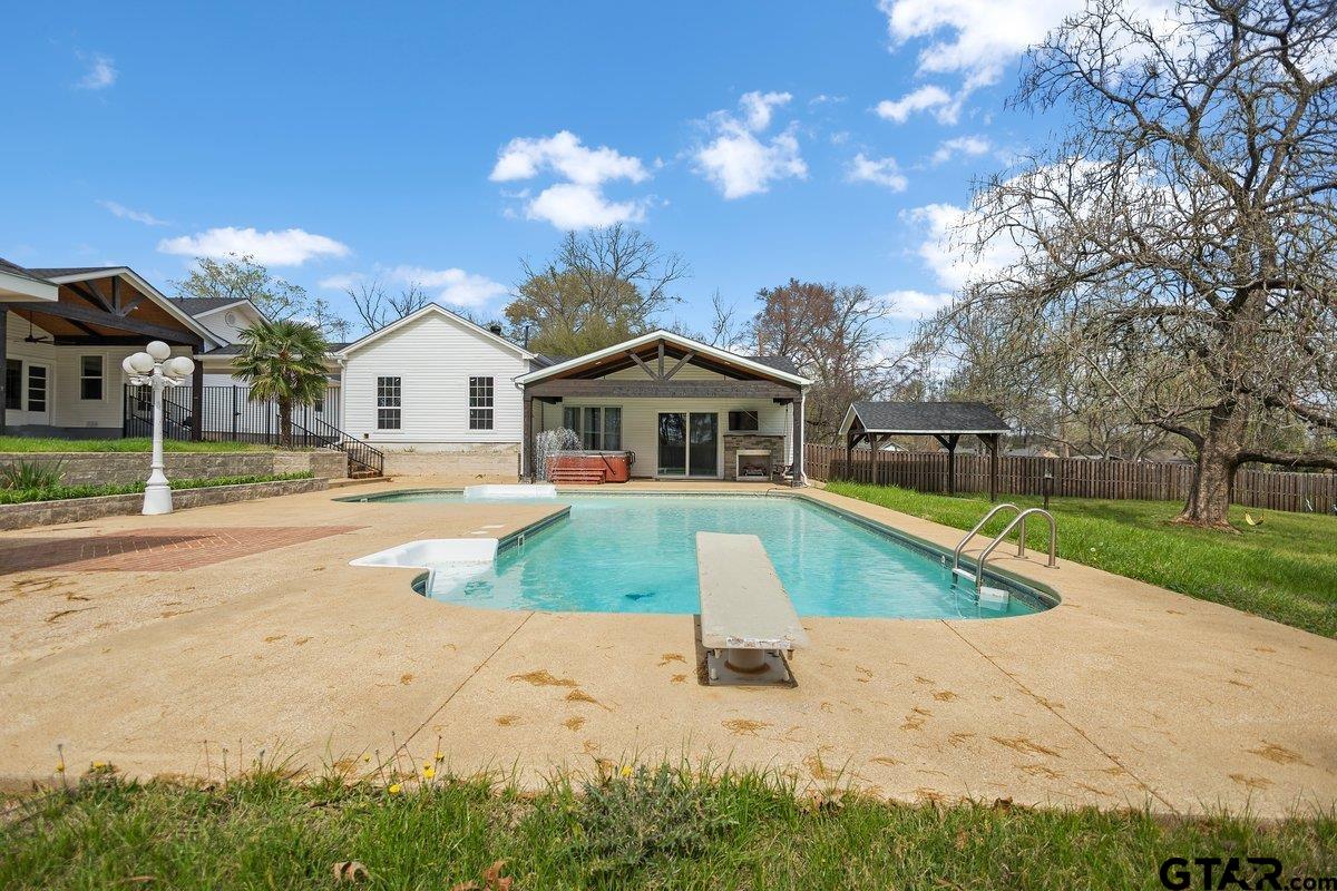 1609 Old Nacogdoches Road Henderson, TX 75654 - Photo 32 of 48