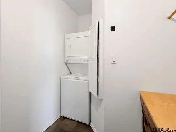 $560,000 | 1609 Old Nacogdoches Road, Henderson, TX 75654