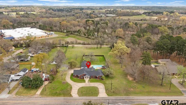$560,000 | 1609 Old Nacogdoches Road, Henderson, TX 75654