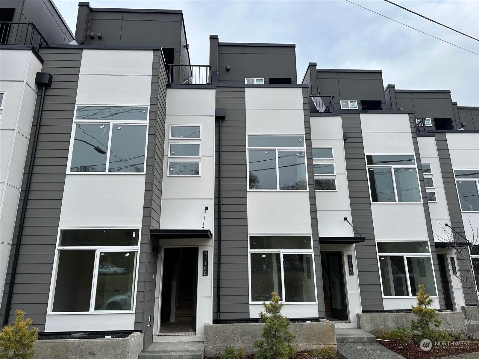 9322 Renton Avenue South Seattle, WA 98118 - Photo 1 of 13