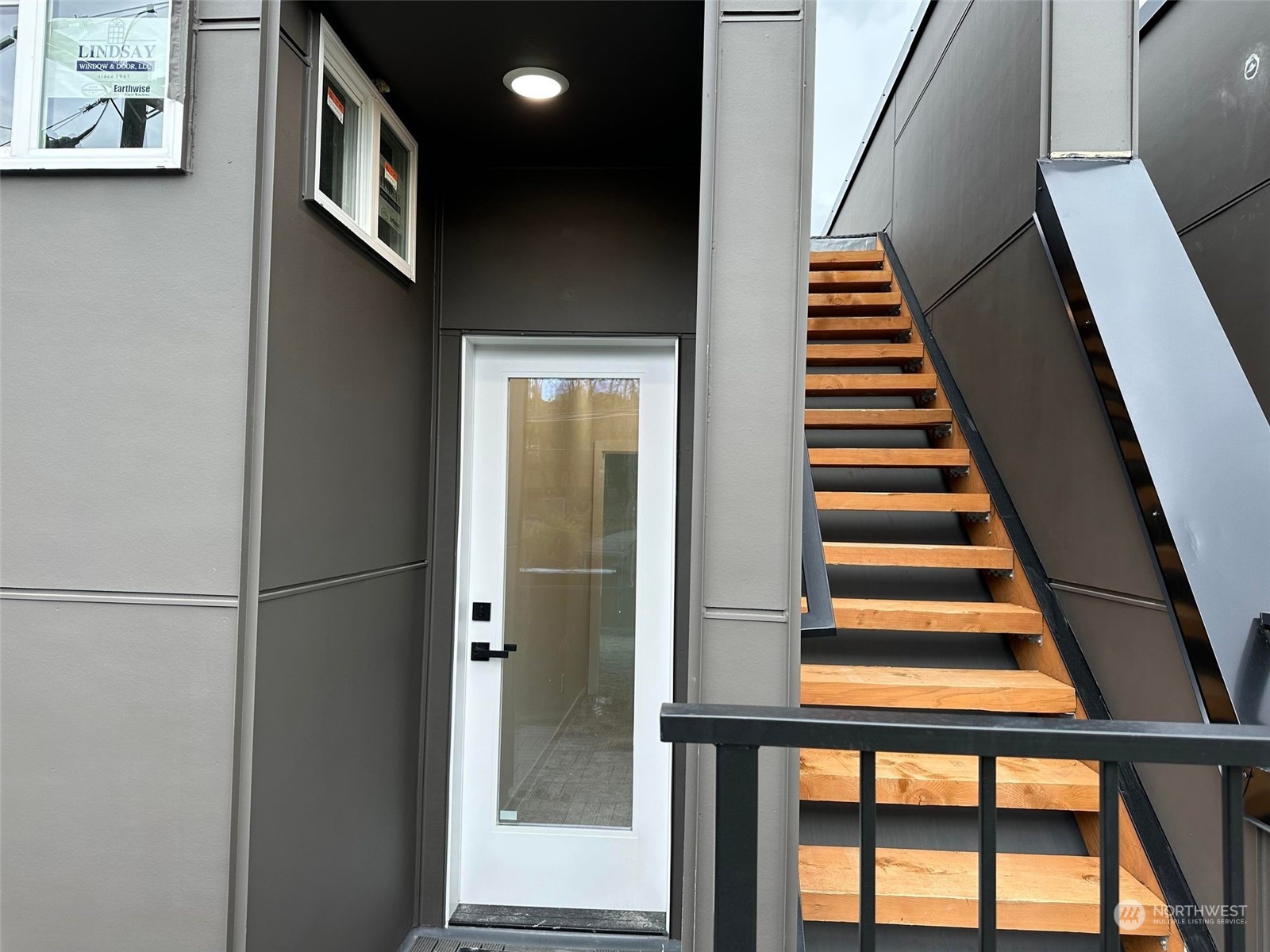 9322 Renton Avenue South Seattle, WA 98118 - Photo 11 of 13