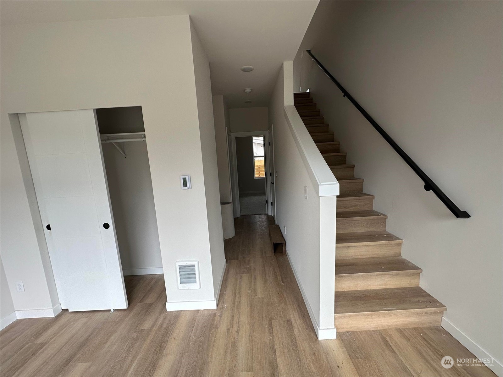 9322 Renton Avenue South Seattle, WA 98118 - Photo 2 of 13