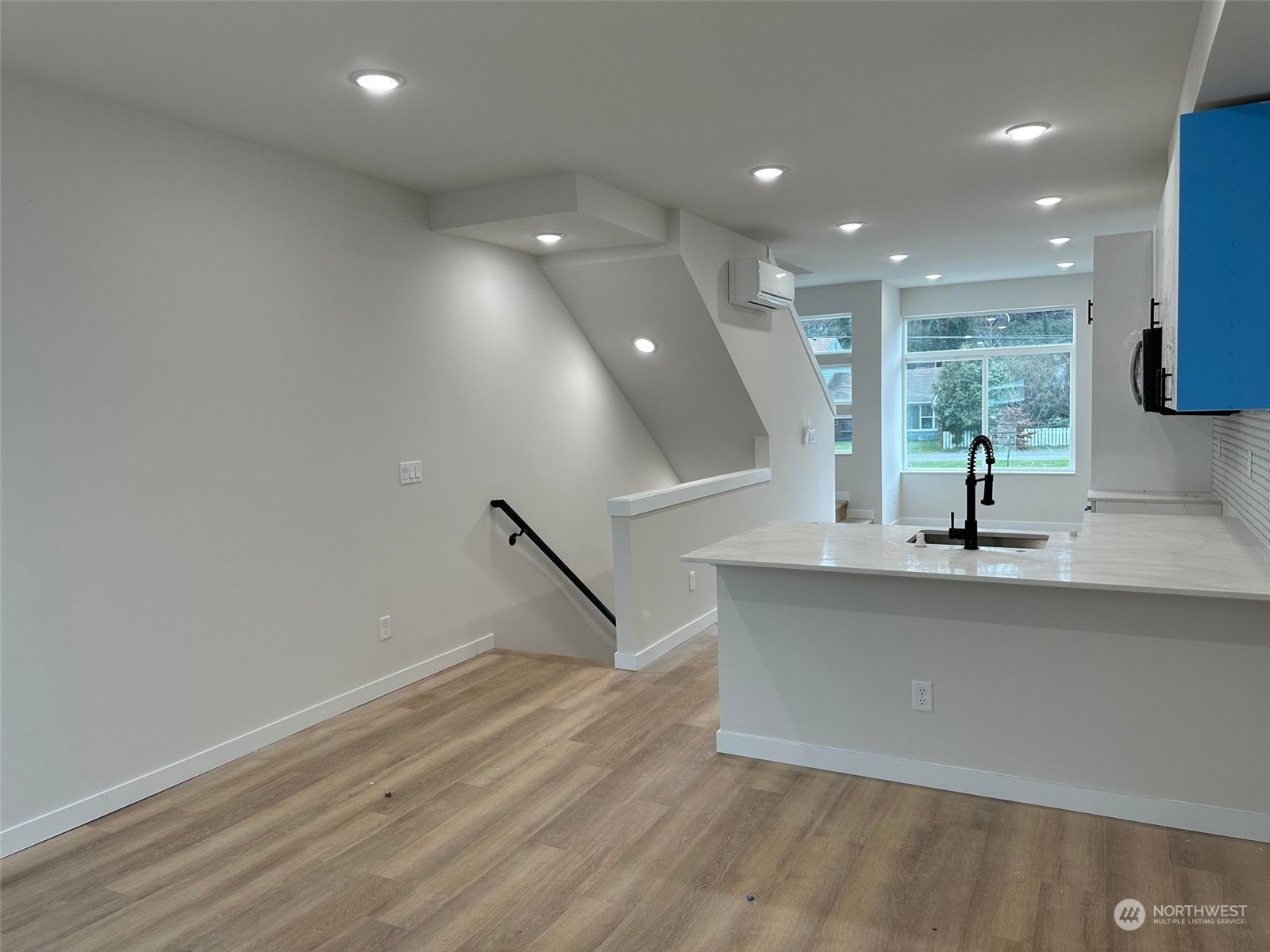 9322 Renton Avenue South Seattle, WA 98118 - Photo 3 of 13