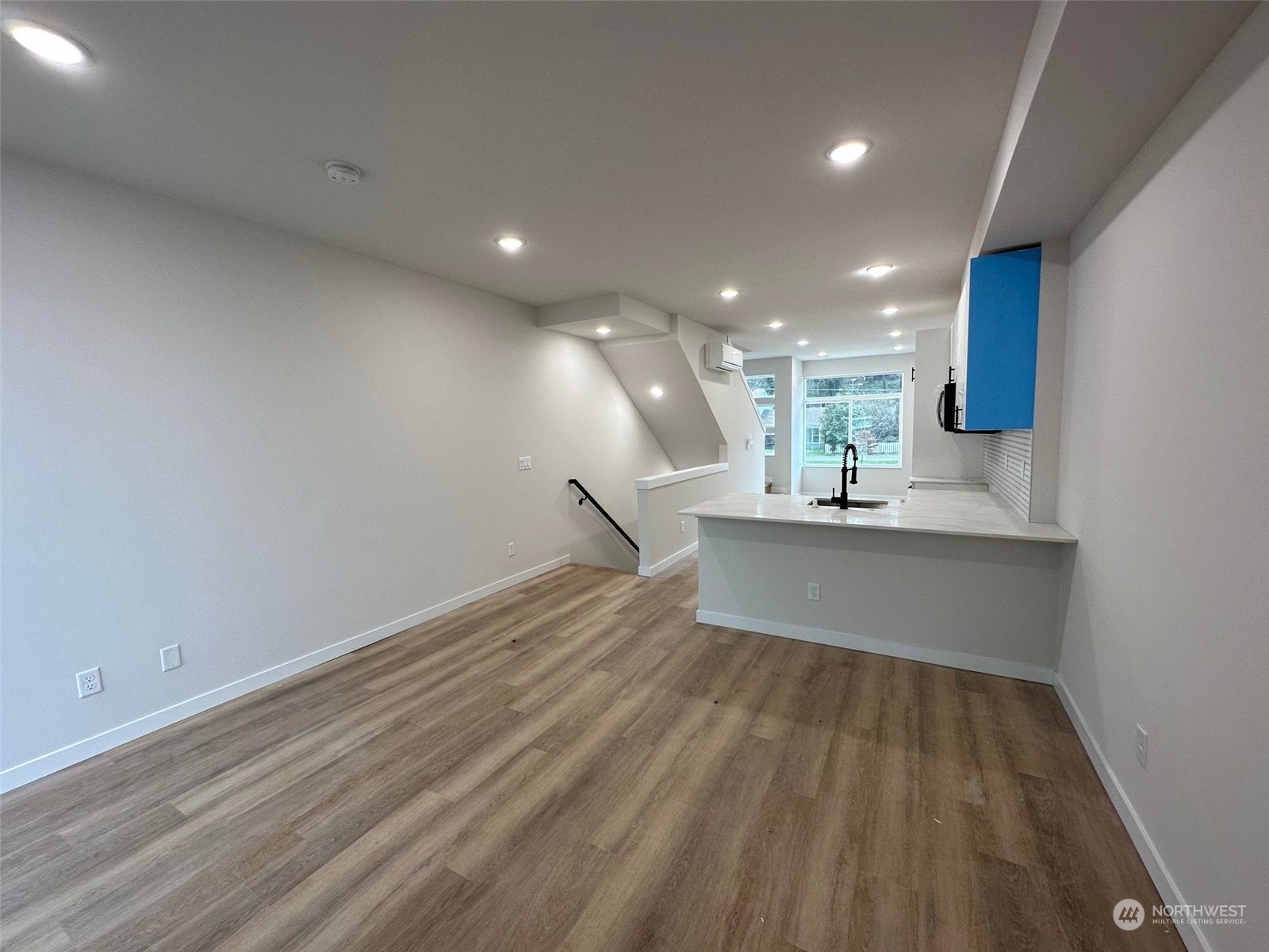 9322 Renton Avenue South Seattle, WA 98118 - Photo 6 of 13