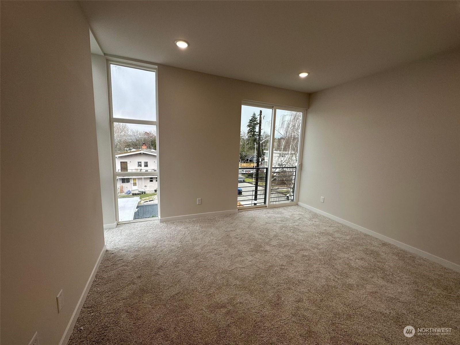 9322 Renton Avenue South Seattle, WA 98118 - Photo 9 of 13