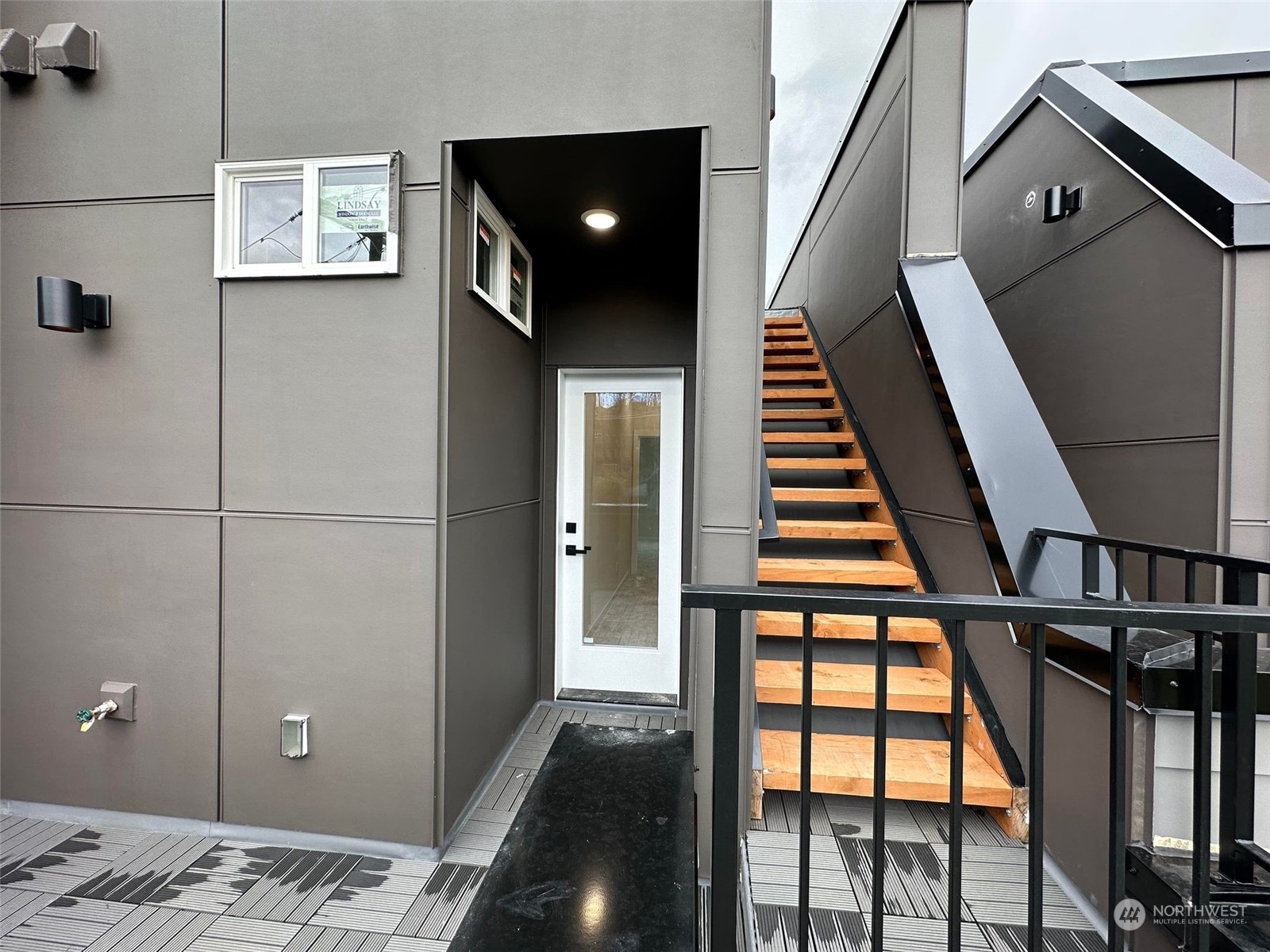 9322 Renton Avenue South Seattle, WA 98118 - Photo 10 of 13