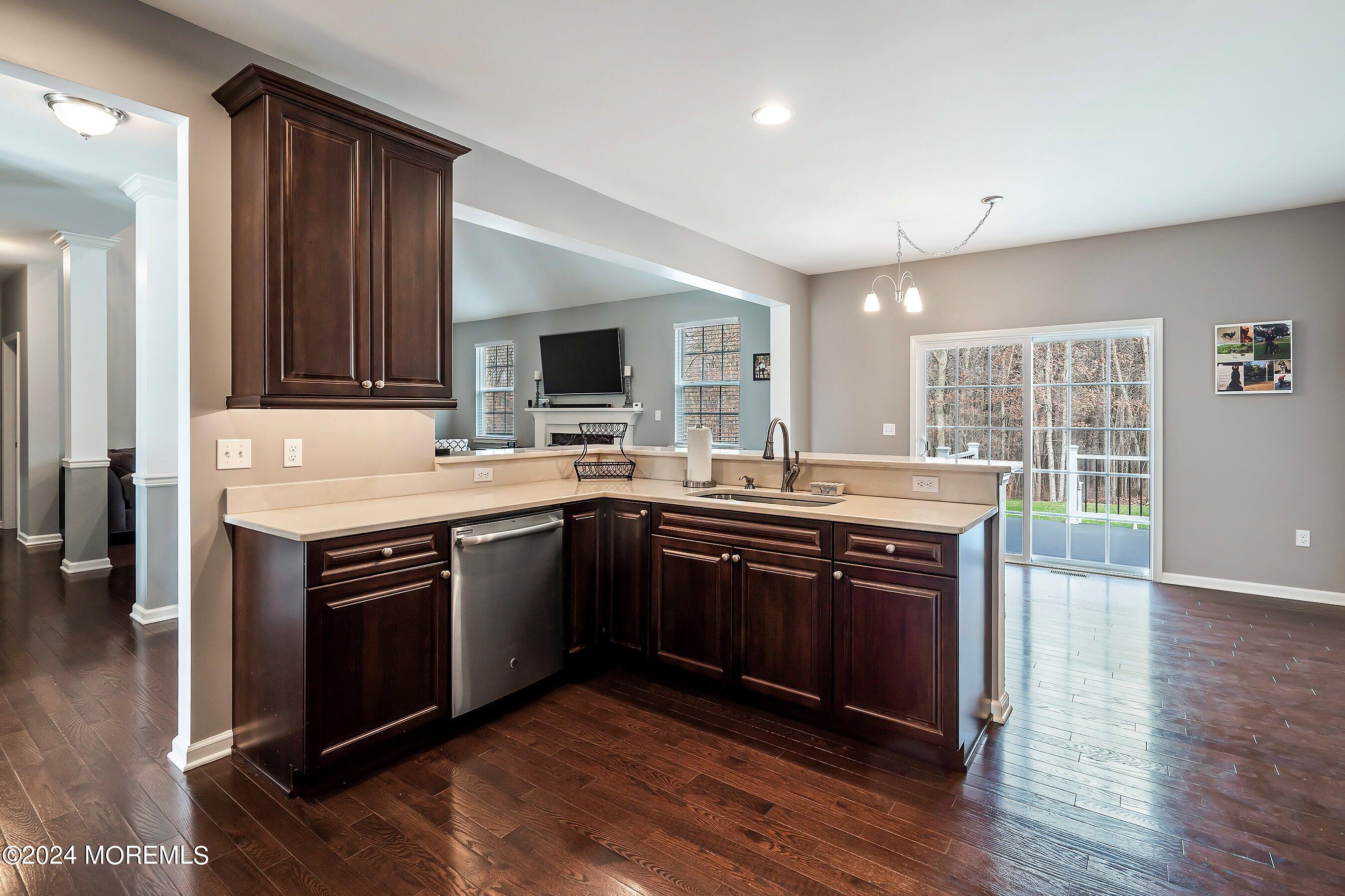 19 Bellagio Road Jackson, NJ 08527 - Photo 11 of 47 10-Kitchen 1C