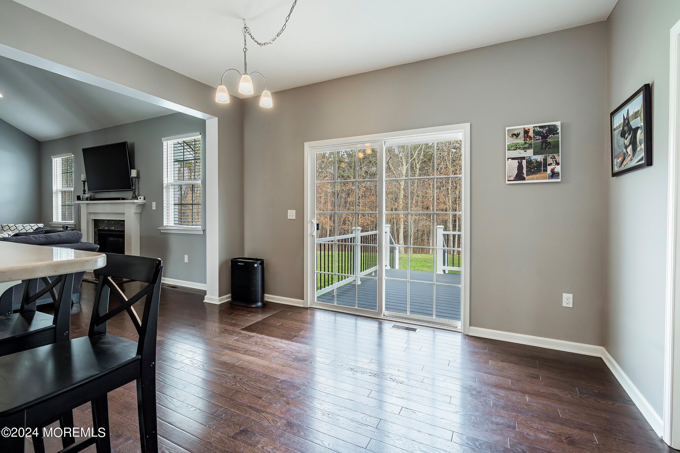 19 Bellagio Road Jackson, NJ 08527 - Photo 12 of 47 11-Breakfast Area