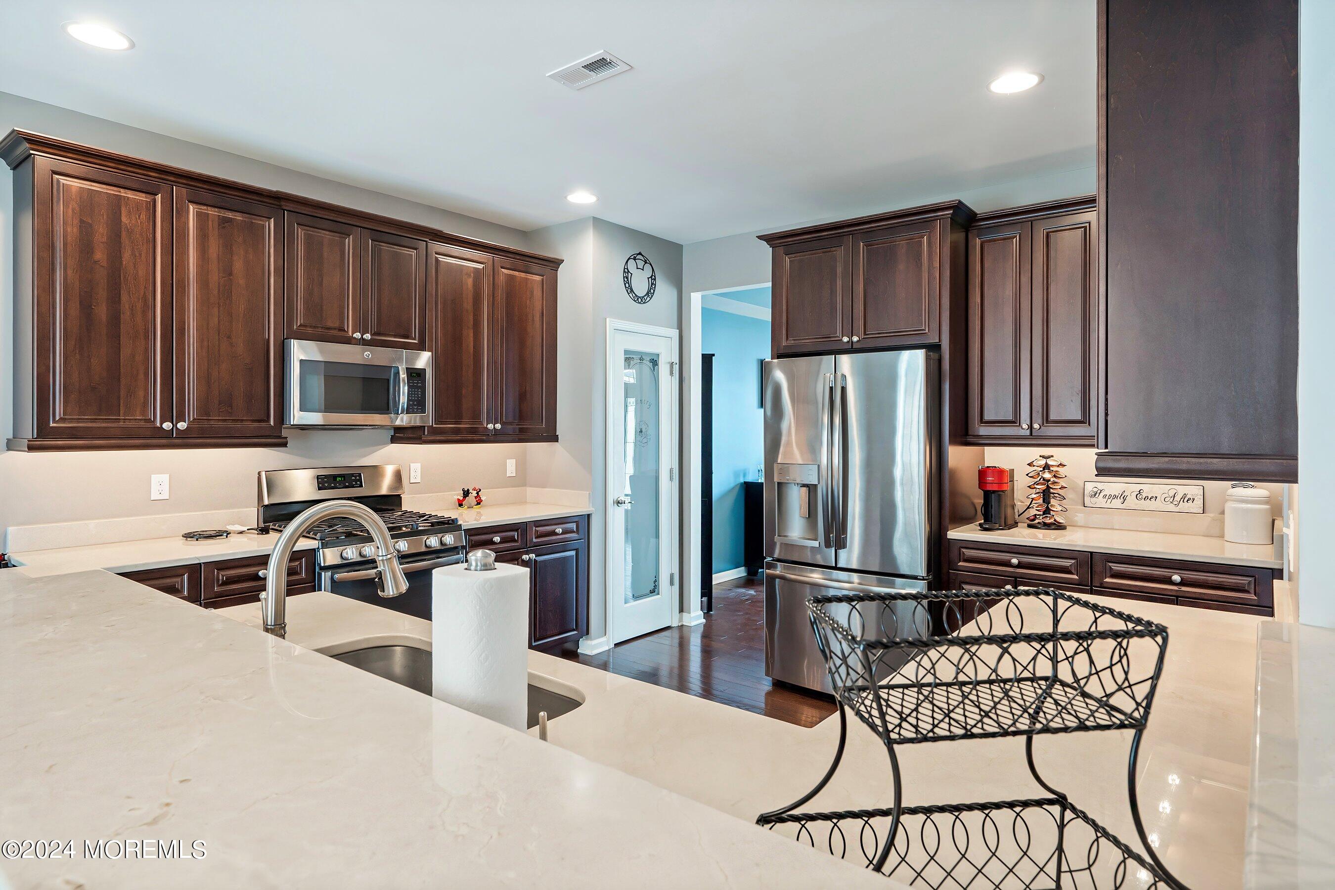 19 Bellagio Road Jackson, NJ 08527 - Photo 14 of 47 13-Kitchen 1E