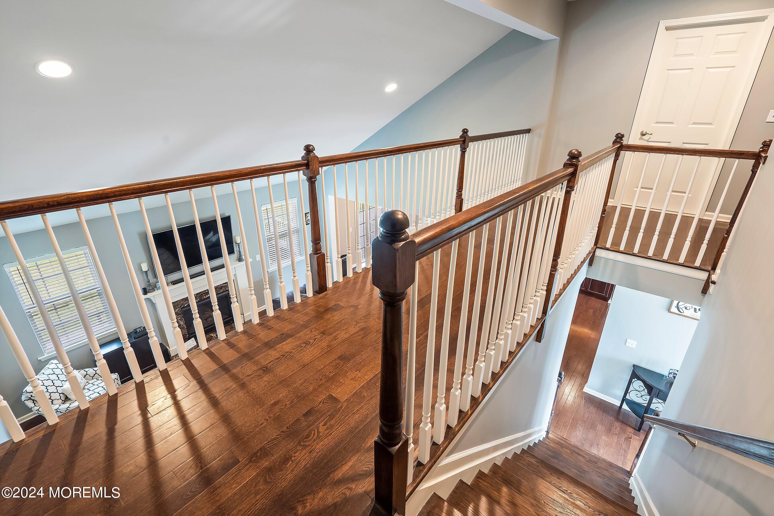19 Bellagio Road Jackson, NJ 08527 - Photo 26 of 47 25-Landing 1