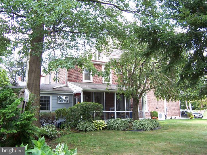 304 Broad Street Spring City, PA 19475 - Photo 2 of 24 Exterior Side