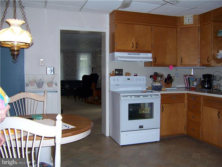 304 Broad Street Spring City, PA 19475 - Photo 13 of 24 Kitchen