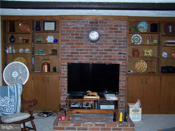 304 Broad Street Spring City, PA 19475 - Photo 15 of 24 Family Room