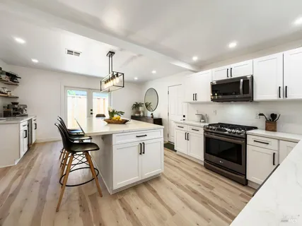 $879,000 | 1 Alta Drive, Petaluma, CA 94954