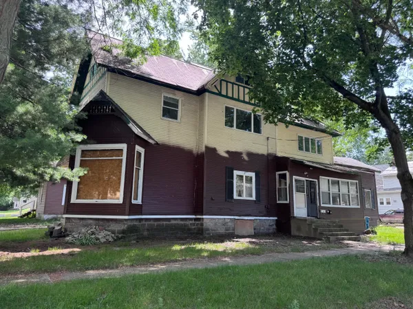 $40,000 | 307 Orchard Street, Dowagiac, MI 49047
