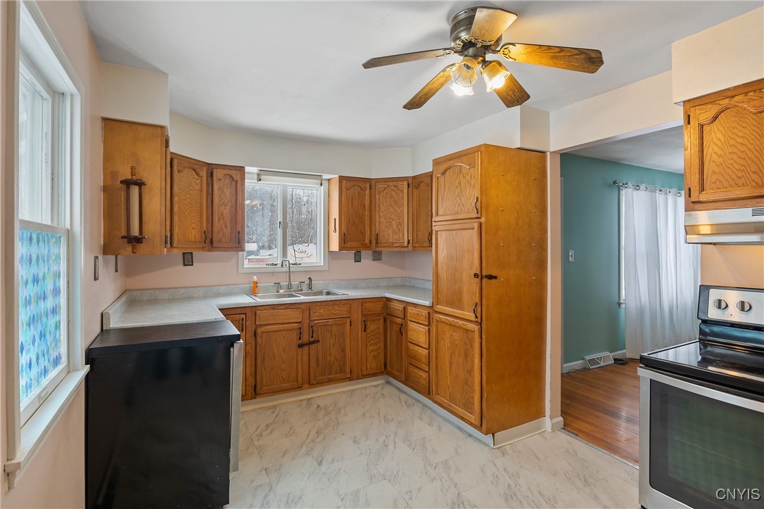 1219 Fay Street Fulton, NY 13069 - Photo 3 of 27