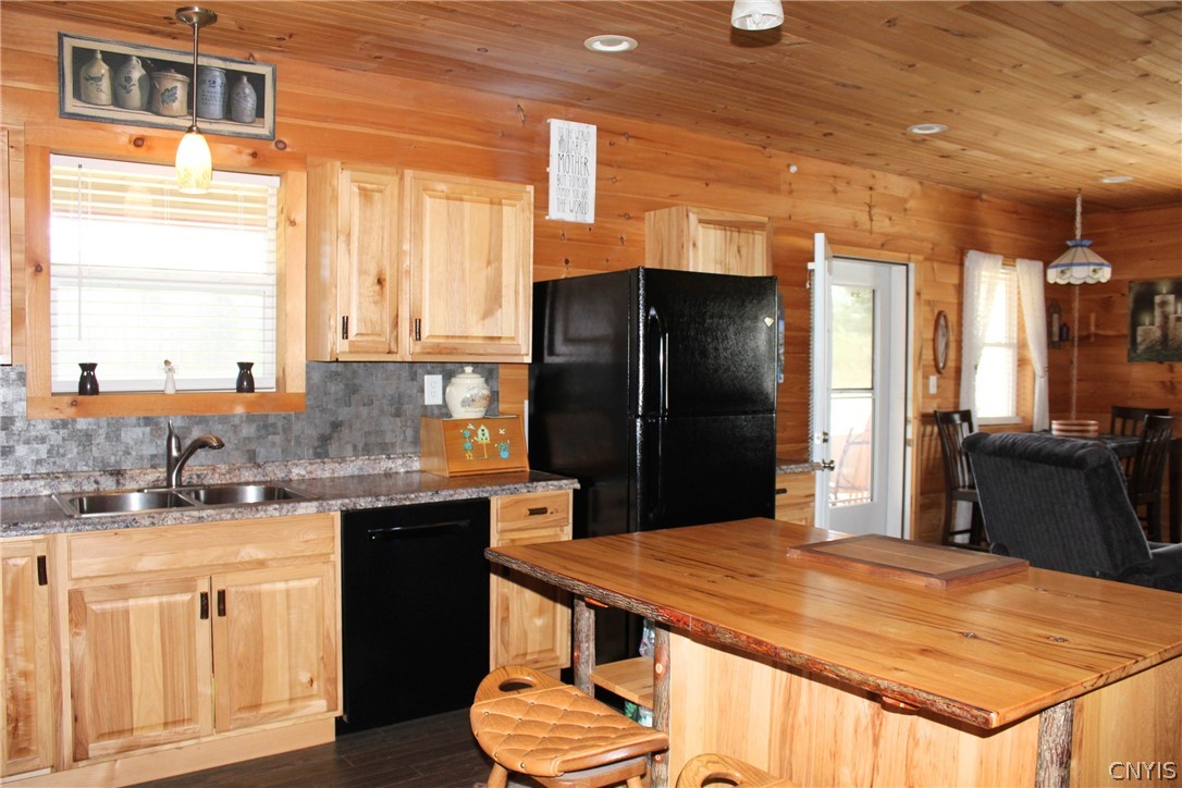 4571 Yorkland Road Annsville, NY 13471 - Photo 8 of 49 Kitchen/Dining/Living Combo