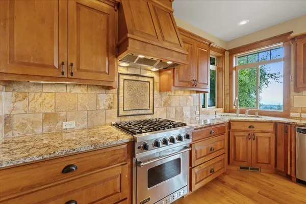 $875,000 | 10321 North Navaho Drive, Spokane, WA 99208