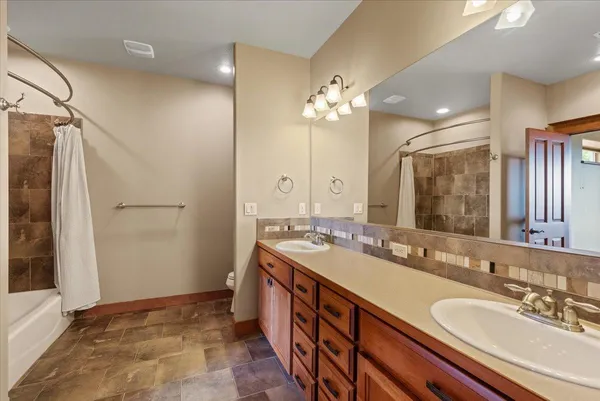 $875,000 | 10321 North Navaho Drive, Spokane, WA 99208
