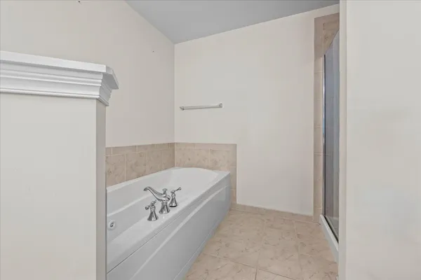 $500,000 | 640 Robert York Avenue, Unit 303, Deerfield, IL 60015