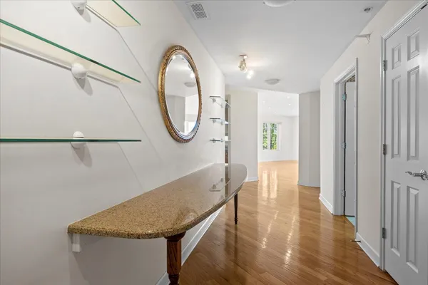 $500,000 | 640 Robert York Avenue, Unit 303, Deerfield, IL 60015