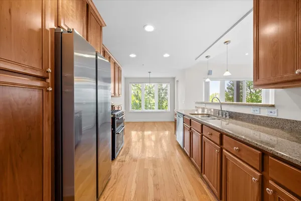 $500,000 | 640 Robert York Avenue, Unit 303, Deerfield, IL 60015