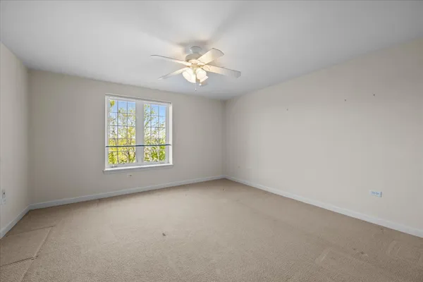 $500,000 | 640 Robert York Avenue, Unit 303, Deerfield, IL 60015