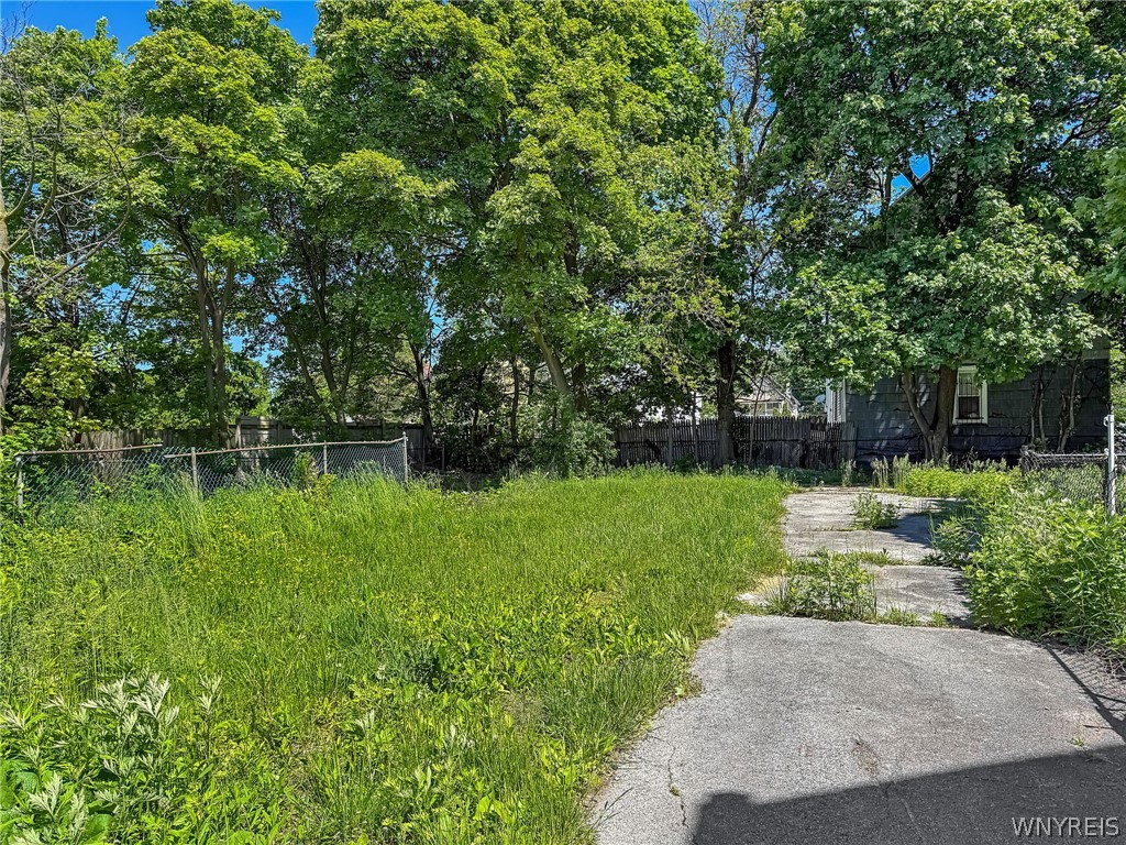 18 Helen Street Buffalo, NY 14213 - Photo 4 of 13