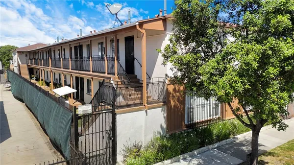 $2,580,000 | 1885 Locust Avenue, Long Beach, CA 90806