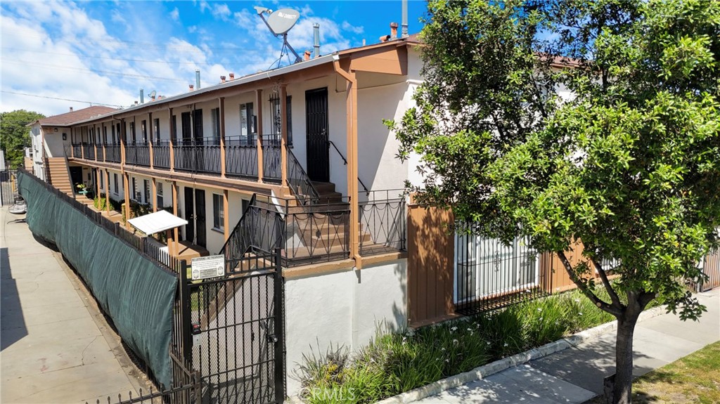 1885 Locust Avenue Long Beach, CA 90806 - Photo 1 of 16