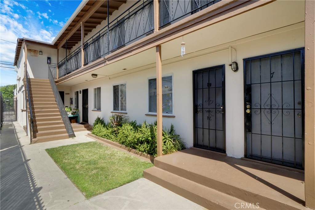 1885 Locust Avenue Long Beach, CA 90806 - Photo 6 of 16